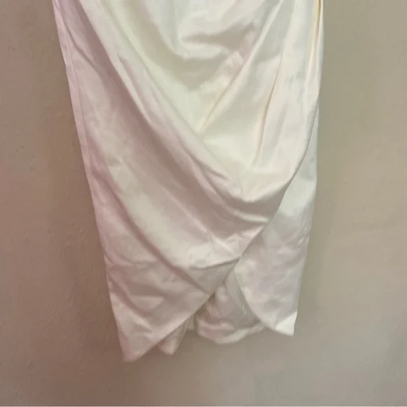 HOUSE OF CB 'Loretta' Ivory white Satin Off Shoulder corset midi Dress size XL - armafbd.com HOUSE OF CB 'Loretta' Ivory white Satin Off Shoulder corset midi Dress size XL - armafbd.com